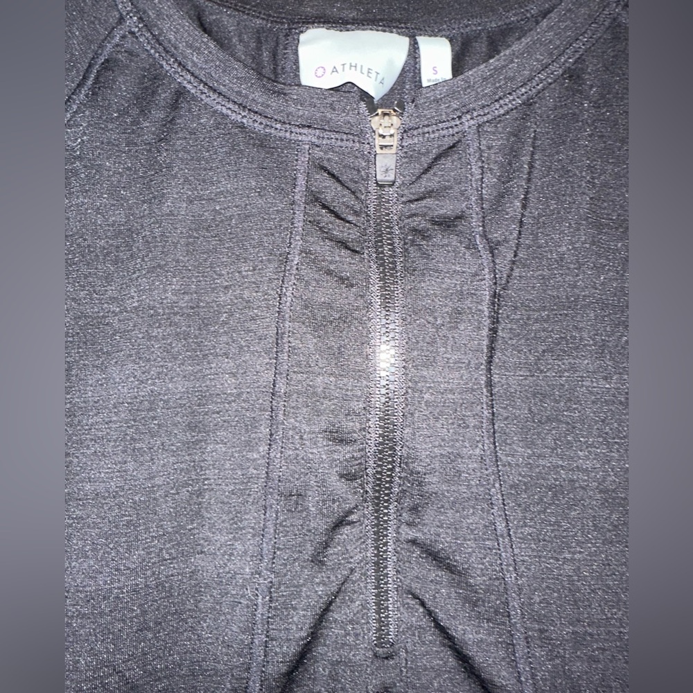 Athleta Black Women's performance Athletic Top. Size Small. Cycling, running ect - Picture 7 of 8